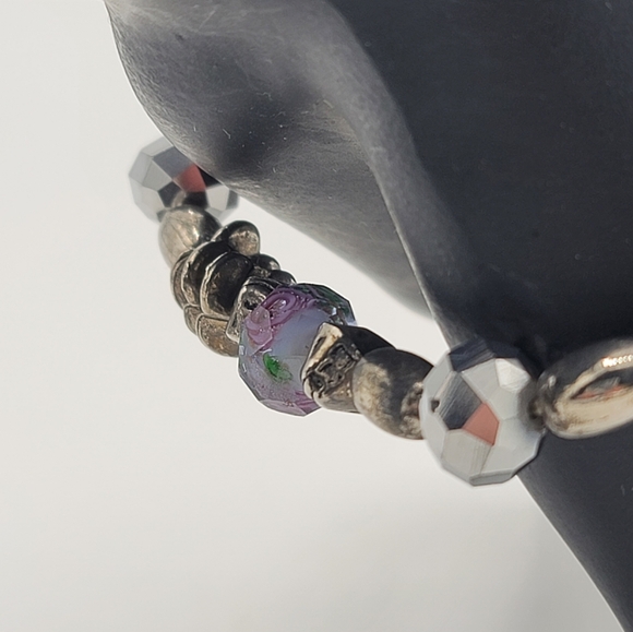 Floral Stretch Bracelet with Silver tone and Glass Beads Vintage - Picture 5 of 7